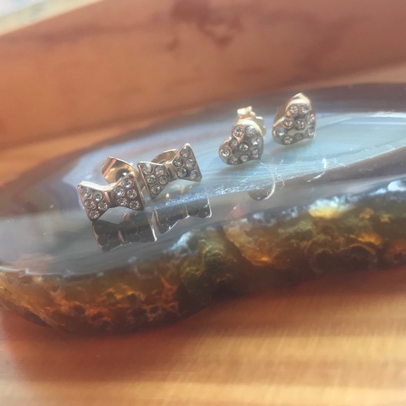 Bow & Heart stud earring bundle - Picture 2 of 5